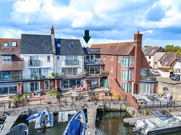 4 Bedroom Detached House For Sale In Bridge Street, Christchurch, BH23