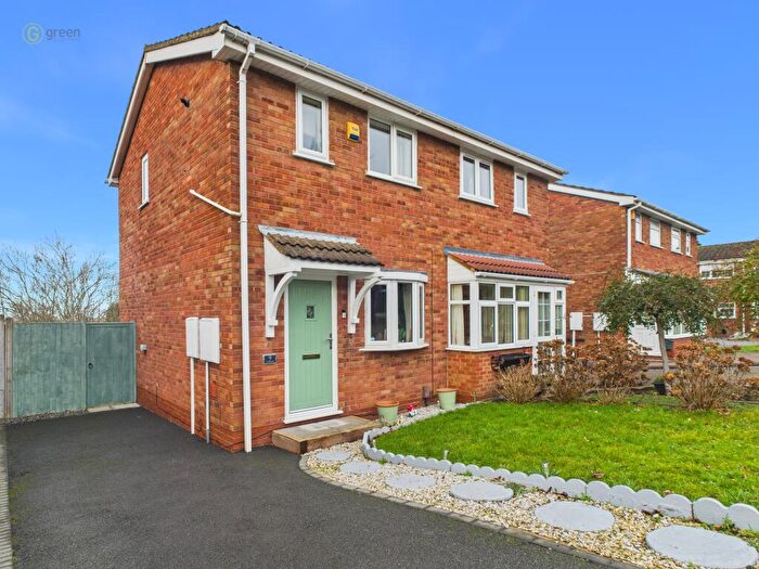 2 Bedroom Semi-Detached House For Sale In Torside, Stonydelph, Tamworth, B77