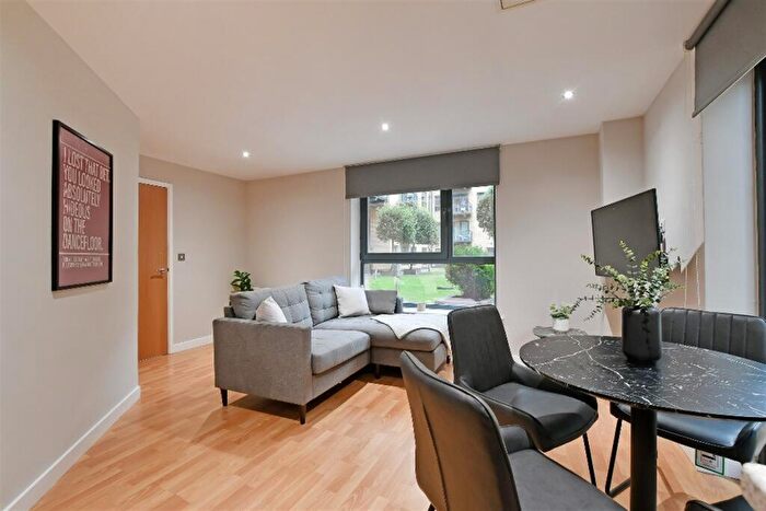 2 Bedroom Apartment To Rent In West One Panorama, City Centre, S1