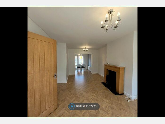 3 Bedroom Semi-Detached House To Rent In Davids Road, Droylsden, Manchester, M43