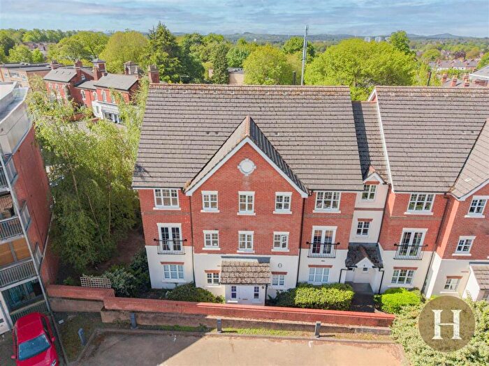2 Bedroom Flat For Sale In Lordswood Road, Birmingham, B17