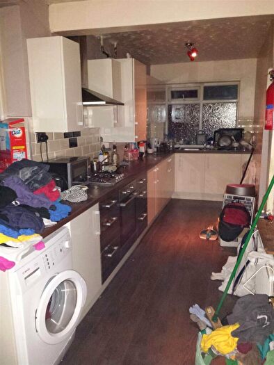 4 Bedroom Semi-Detached House To Rent In £. School Grove, Withington, M20