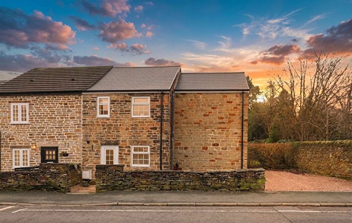 3 Bedroom Semi Detached House For Sale In Storrs Road, Chesterfield, S40