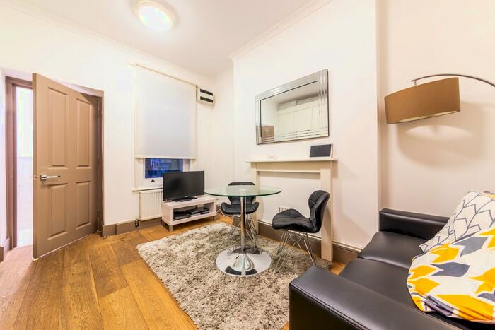 1 Bedroom Flat To Rent In Cleveland Residences, Cleveland Street, London, W1T