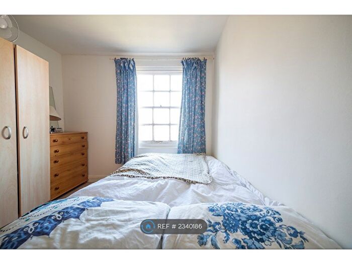 2 Bedroom Flat To Rent In Carter St, London, SE17