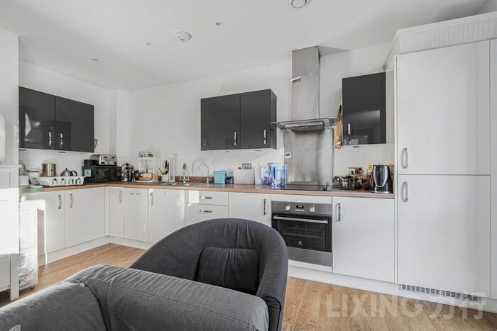 2 Bedroom Flat To Rent In Pilot Walk, North Greenwich, SE10