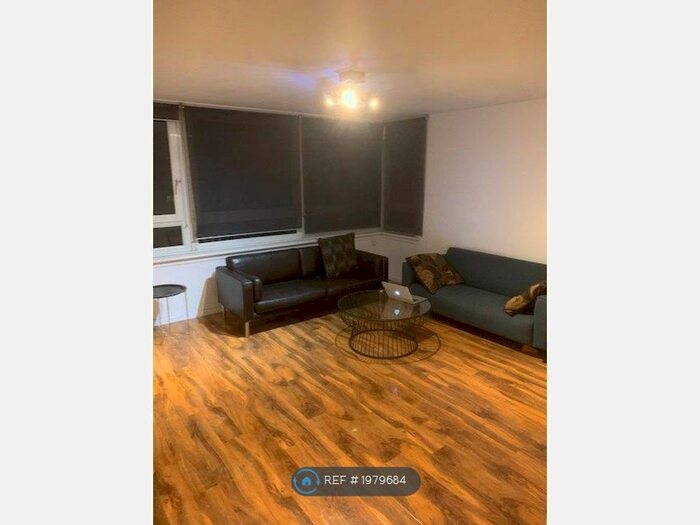 3 Bedroom Flat To Rent In Aberfeldy House, London, SE5