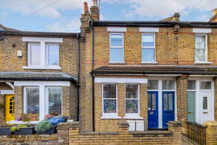 1 Bedroom Property To Rent In Grosvenor Road, London, W7