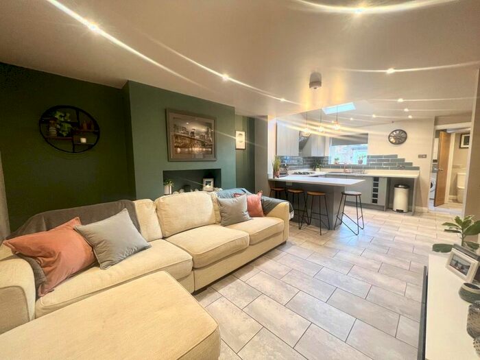 3 Bedroom Property To Rent In Upper St. Pauls Terrace, York, YO24