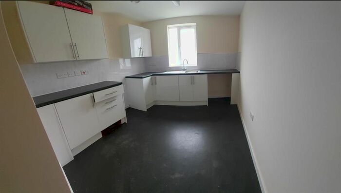 1 Bedroom Flat To Rent In St. Teilo Street, Pontarddulais, Swansea, SA4