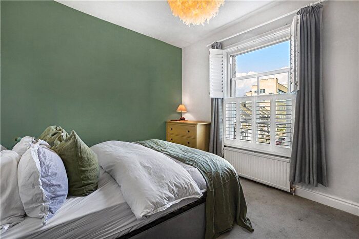 1 Bedroom Flat For Sale In Graham Road, London, E8