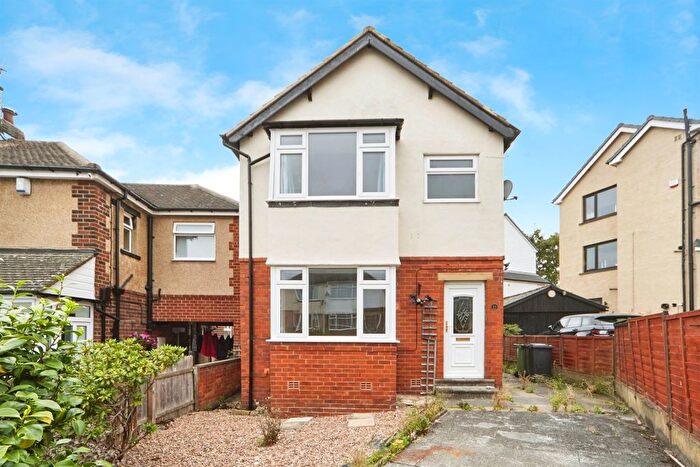 3 Bedroom Property To Rent In Benton Park Drive, Rawdon, Leeds, LS19