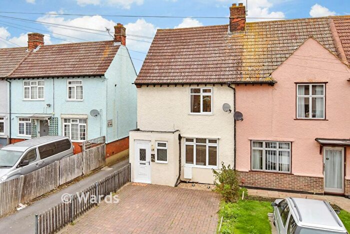 3 Bedroom End Of Terrace House For Sale In Wainscott Walk, Wainscott, Rochester, Kent, ME2