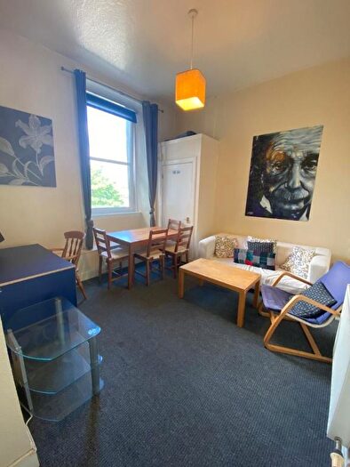 3 Bedroom Flat To Rent In Easter Road, Edinburgh, EH6