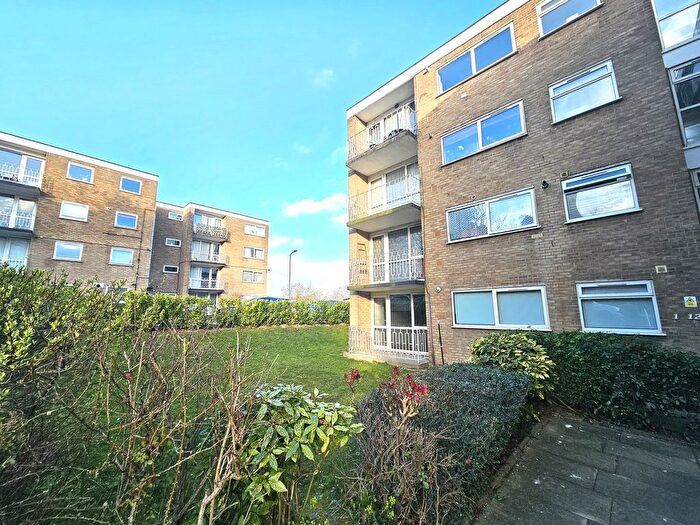 2 Bedroom Flat To Rent In Sunnydene Gardens, Wembley, HA0