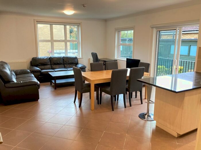 3 Bedroom Flat To Rent In Very Near Amherst Avenue Area, Ealing Broadway West, W13