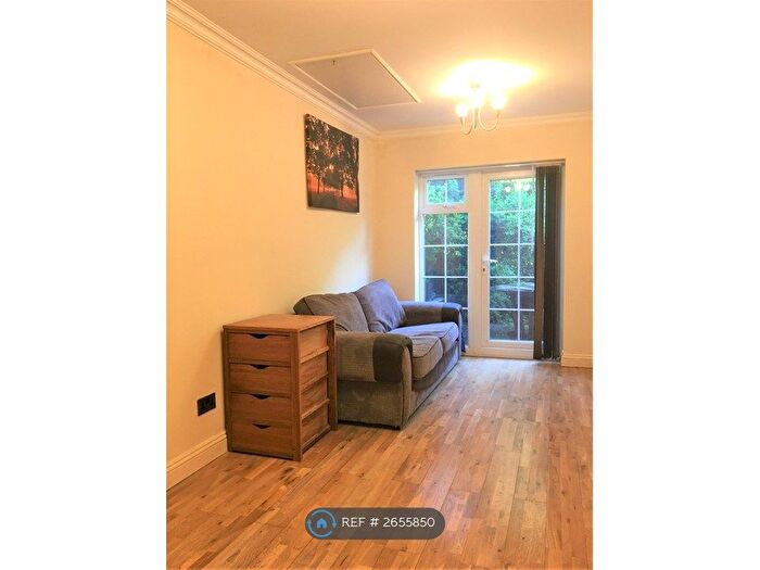 1 Bedroom Flat To Rent In Tilehouse Close, Headington, Oxford, OX3