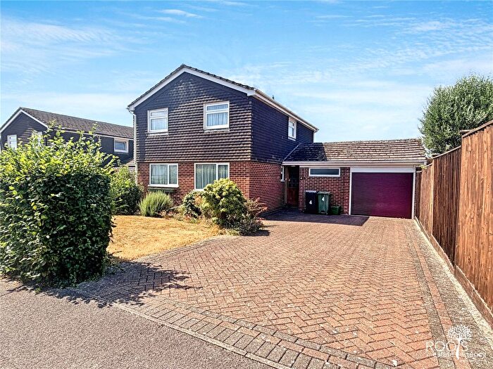 4 Bedroom Detached House For Sale In Exmoor Road, Thatcham, Berkshire, RG19