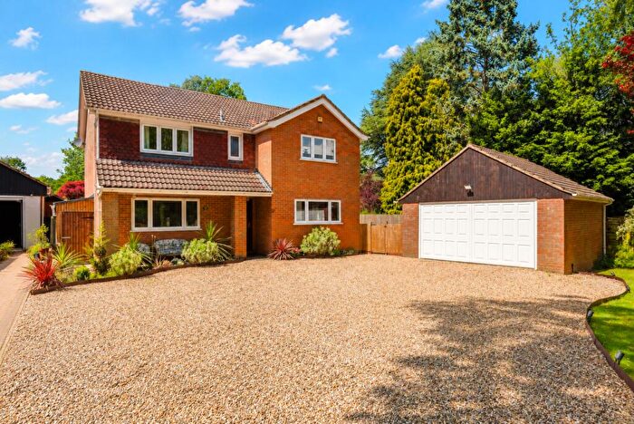 4 Bedroom Detached House For Sale In Beech Way, Wheathampstead, St. Albans, Hertfordshire, AL4