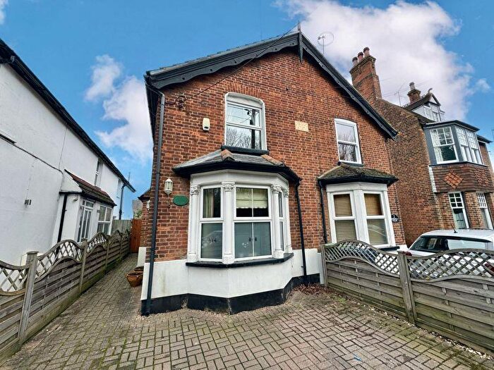 3 Bedroom Semi-Detached House For Sale In Bourne End - Character Property, SL8