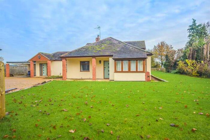4 Bedroom Chalet House For Sale In The Perry Way, Frampton On Severn, GL2