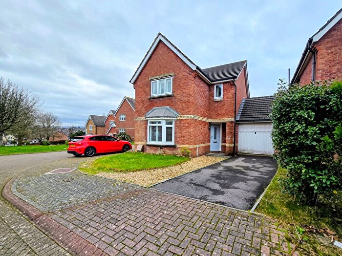 3 Bedroom Detached House For Sale In Ffordd Candleston, Bridgend, CF31