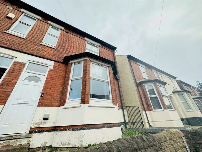 6 Bedroom House To Rent In Teversal Avenue, Nottingham, NG7