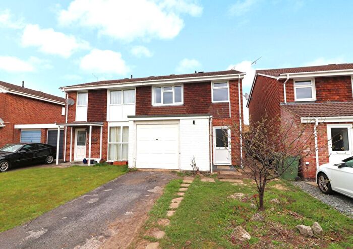 3 Bedroom Semi Detached House For Sale In Navigators Way, Hedge End, SO30