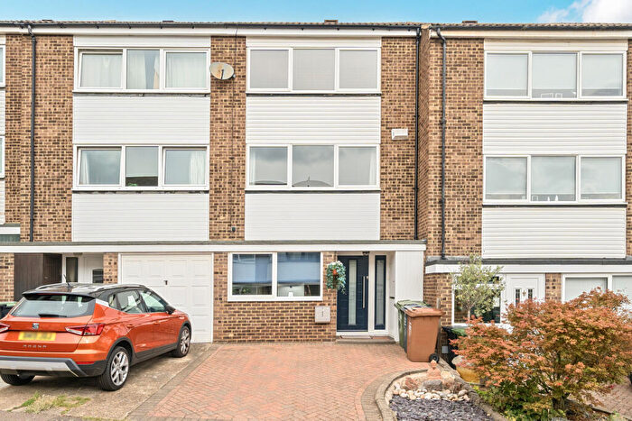 4 Bedroom Terraced House For Sale In Haredon Close, London, SE23