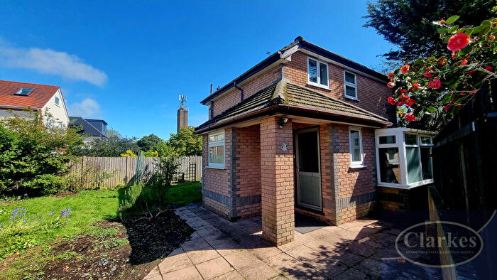 2 Bedroom Detached House For Sale In Cherries Drive, Ensbury Park, Bournemouth, BH9