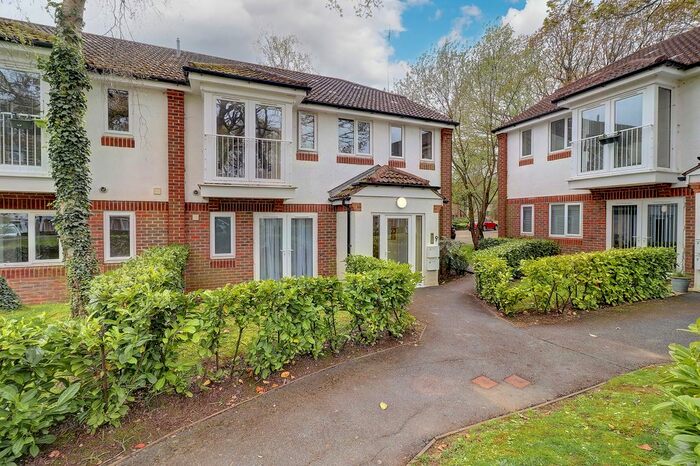 2 Bedroom Flat For Sale In The Spinney, Denmead, Waterlooville, PO7