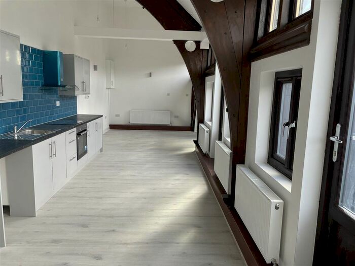 1 Bedroom Flat To Rent In Staines Road, Hounslow, TW3