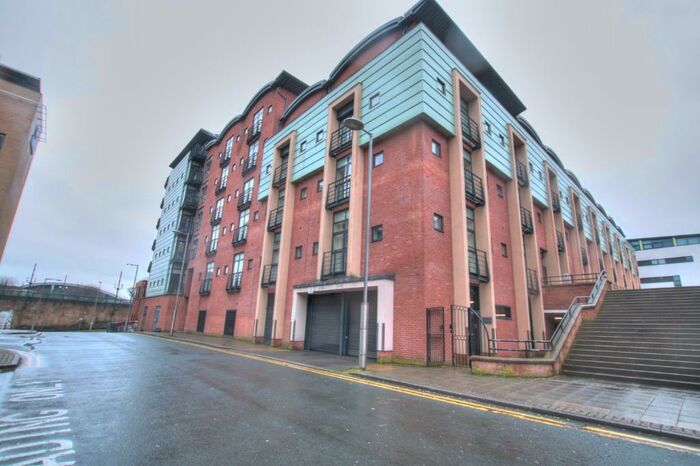 3 Bedroom Flat To Rent In Curzon Place, Gateshead, NE8