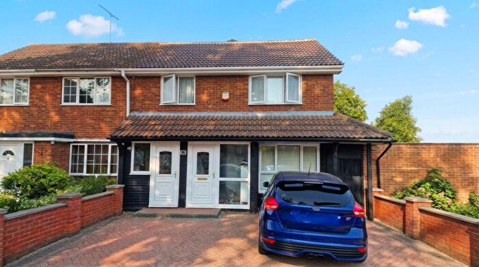 3 Bedroom Terraced House For Sale In The Hatherley, Basildon, SS14