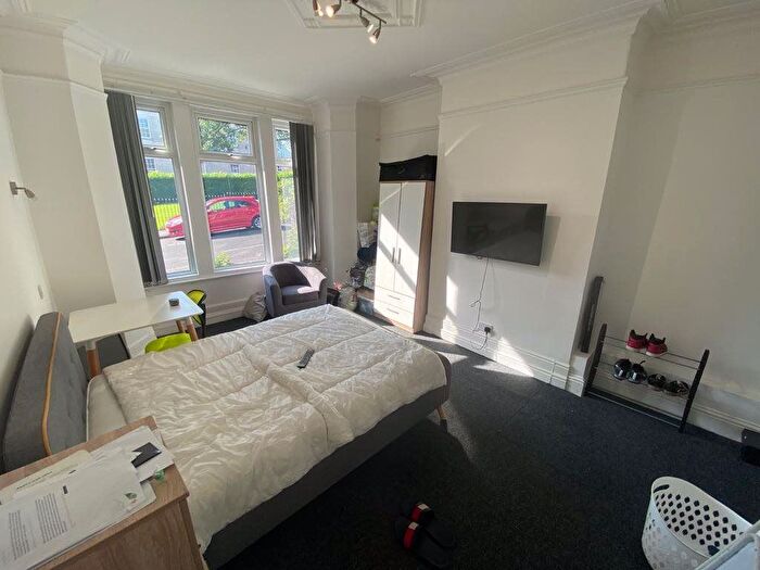 5 Bedroom Semi-Detached House To Rent In Hanover Square, Leeds, LS3