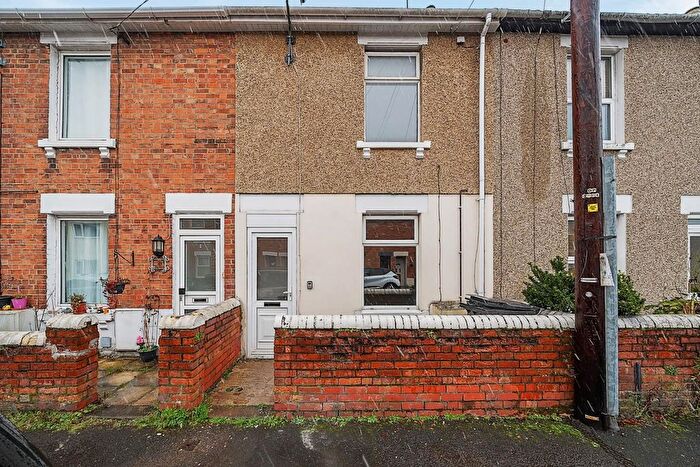 2 Bedroom Property To Rent In Lorne Street, Swindon, SN1