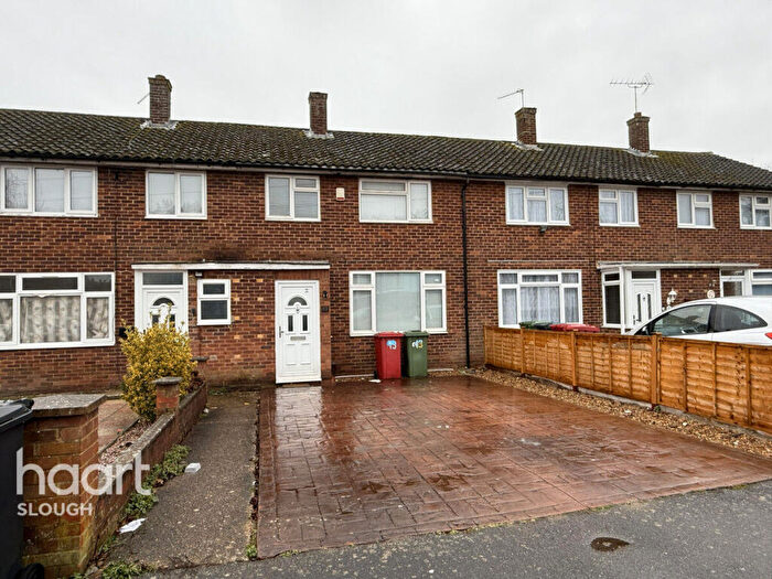 3 Bedroom Terraced House For Sale In Perryman Way, Slough, SL2