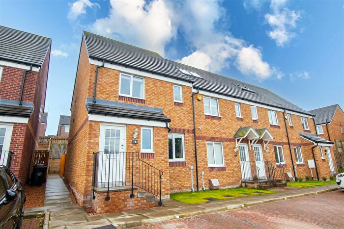 3 Bedroom End Of Terrace House For Sale In Kilchurn Grove, Cambuslang, G72