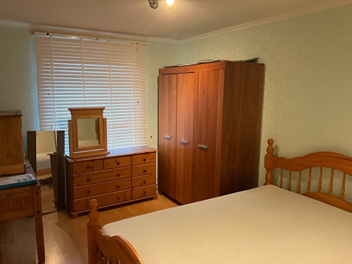 1 Bedroom Flat To Rent In Cable Street, London, E1W