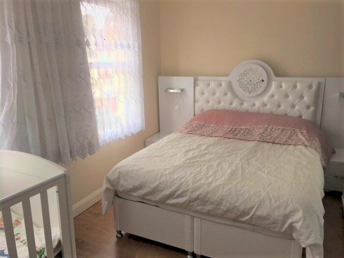 3 Bedroom Property To Rent In Cornwallis Grove, London N9