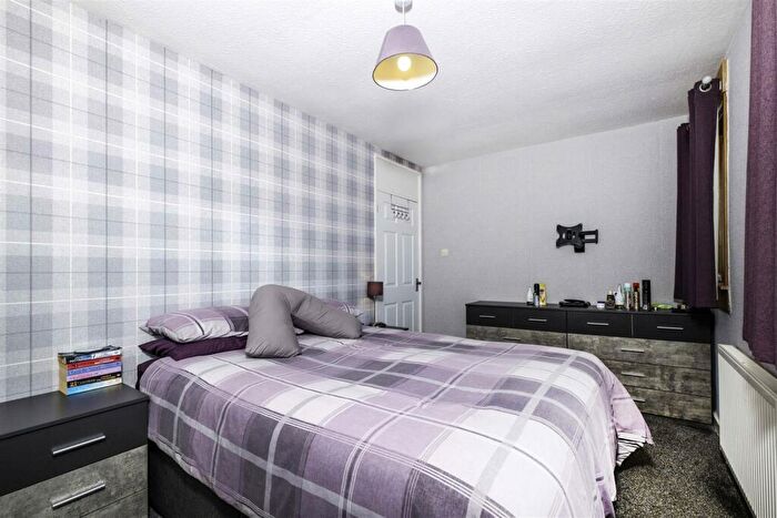 3 Bedroom Terraced House For Sale In Lewis Terrace, Dundee, DD4