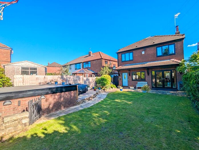 4 Bedroom Detached House For Sale In Holcombe Road, Greenmount, BL8