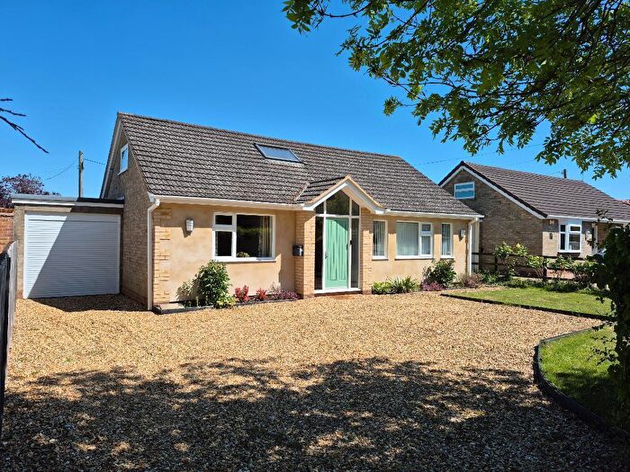 4 Bedroom Chalet For Sale In Washingley Road, Folksworth, Cambridgeshire, PE7