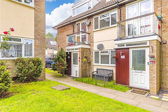 1 Bedroom Maisonette For Sale In Harriet Way, Bushey, Hertfordshire, WD23