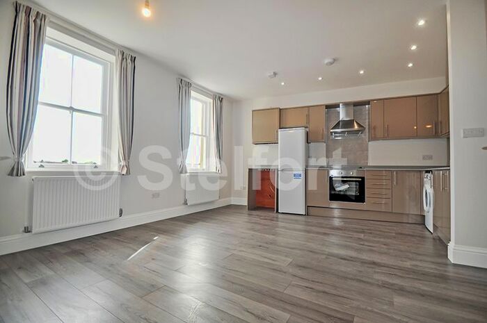 2 Bedroom Flat To Rent In Grafton Road, London, NW5