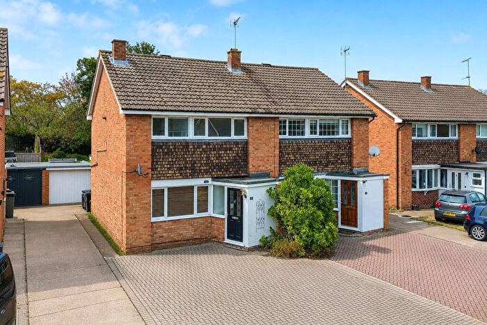 3 Bedroom Semi-Detached House For Sale In Vauxhall Drive, Woodley, Reading, Berkshire, RG5