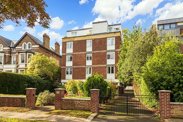 2 Bedroom Flat To Rent In Bolton Road, London, W4