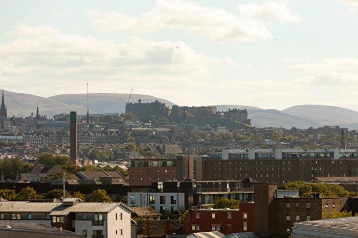3 Bedroom Apartment To Rent In Dockside, Edinburgh, EH6