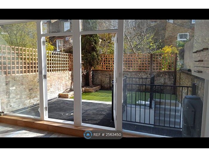 4 Bedroom Maisonette To Rent In Macfarlane -, London, W12