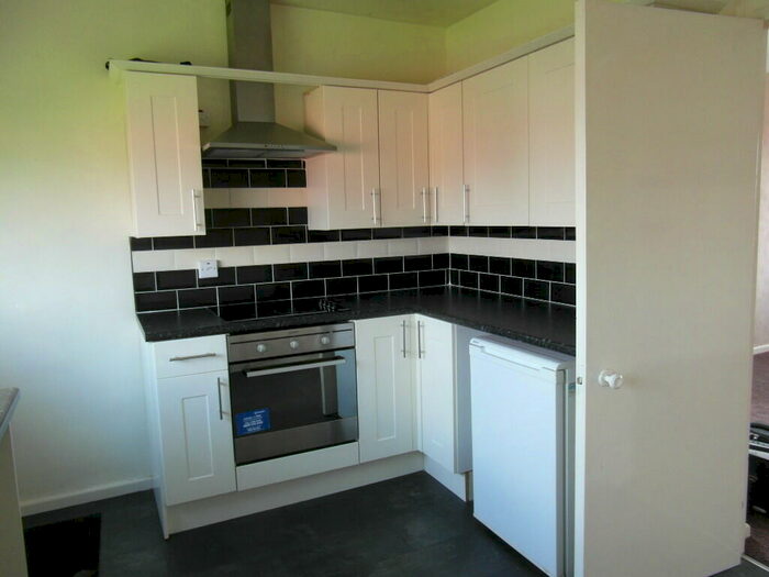 2 Bedroom Flat To Rent In Fortway Road, Brinsworth, Rotherham, S60